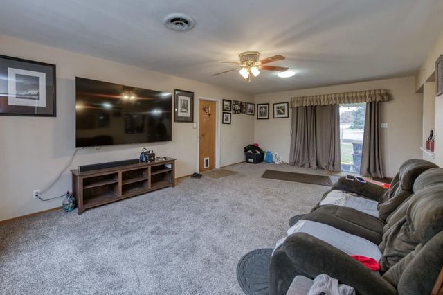 1055 E Dinuba Avenue, Reedley, CA 93654