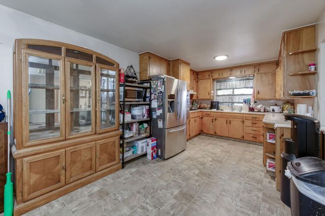 1055 E Dinuba Avenue, Reedley, CA 93654