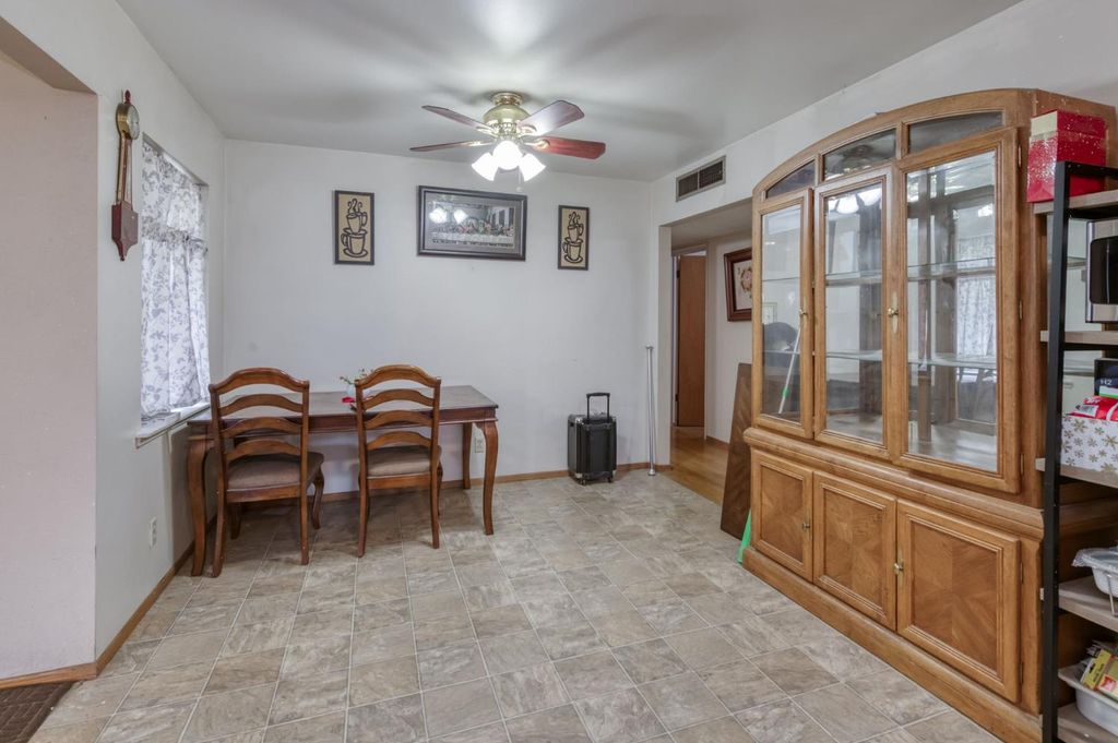 Image 10 of property listing at 1055 E Dinuba Avenue, Reedley, CA 93654