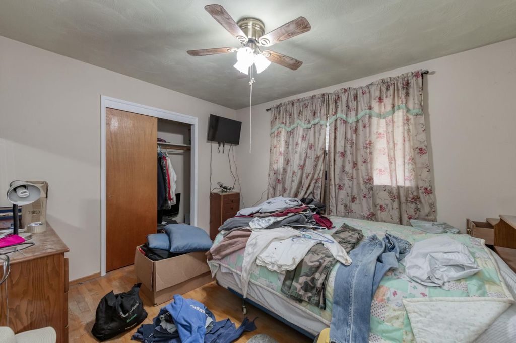 Image 15 of property listing at 1055 E Dinuba Avenue, Reedley, CA 93654