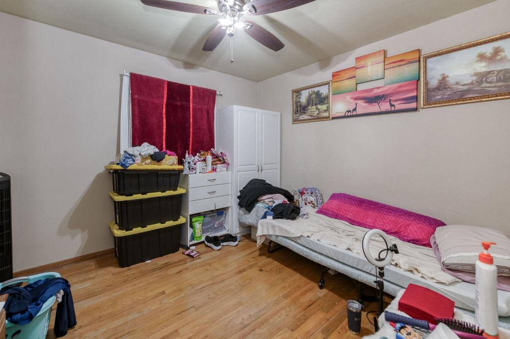 Image 16 of property listing at 1055 E Dinuba Avenue, Reedley, CA 93654