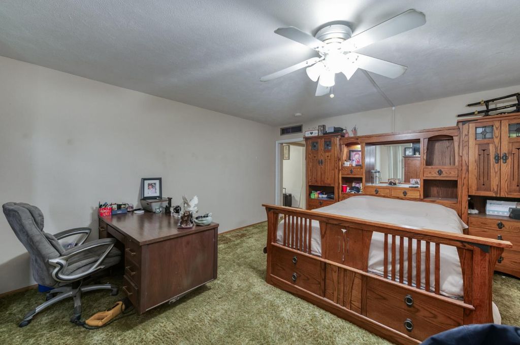 Image 18 of property listing at 1055 E Dinuba Avenue, Reedley, CA 93654