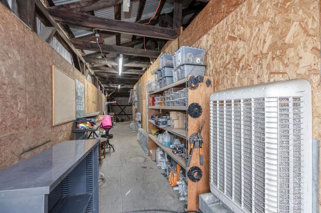 Image 31 of property listing at 1055 E Dinuba Avenue, Reedley, CA 93654