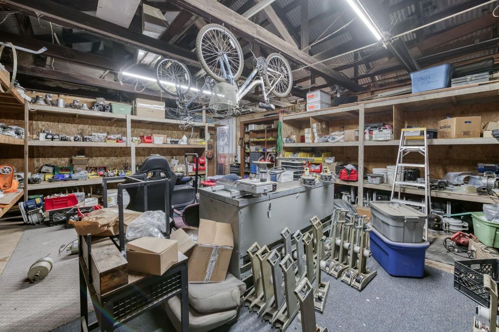 Image 38 of property listing at 1055 E Dinuba Avenue, Reedley, CA 93654