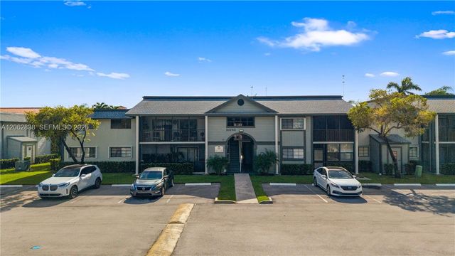 20760 NE 4th Ct 102, Miami, FL 33179