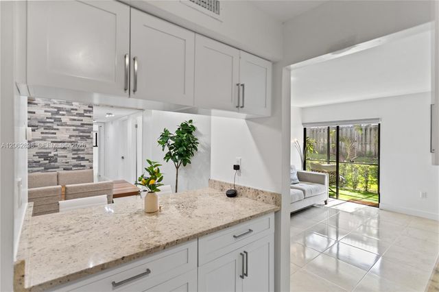 20760 NE 4th Ct 102, Miami, FL 33179