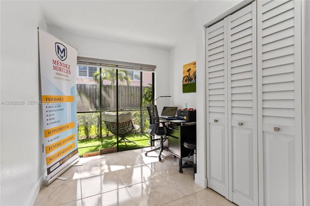 20760 NE 4th Ct 102, Miami, FL 33179