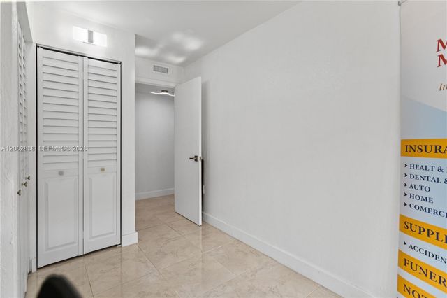 20760 NE 4th Ct 102, Miami, FL 33179