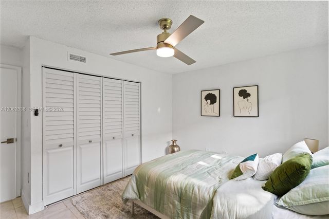 20760 NE 4th Ct 102, Miami, FL 33179