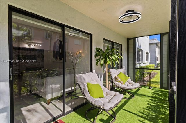 20760 NE 4th Ct 102, Miami, FL 33179