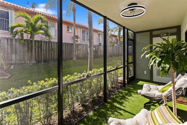 20760 NE 4th Ct 102, Miami, FL 33179