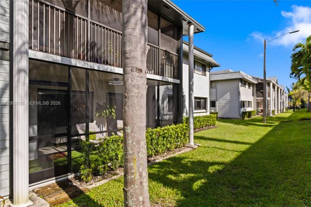 20760 NE 4th Ct 102, Miami, FL 33179