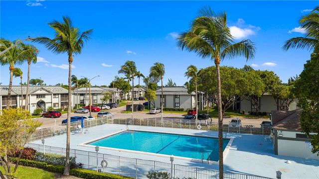20760 NE 4th Ct 102, Miami, FL 33179
