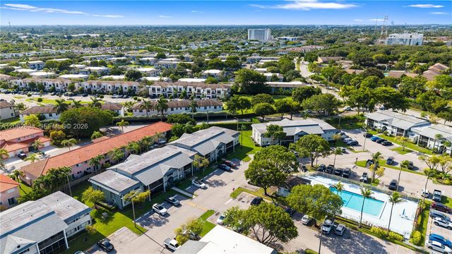 20760 NE 4th Ct 102, Miami, FL 33179