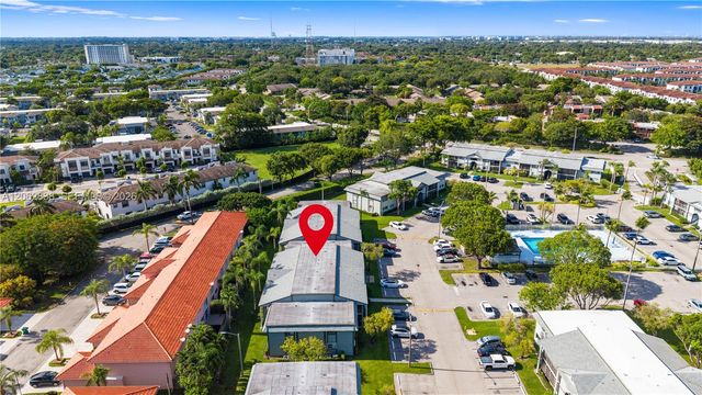 20760 NE 4th Ct 102, Miami, FL 33179