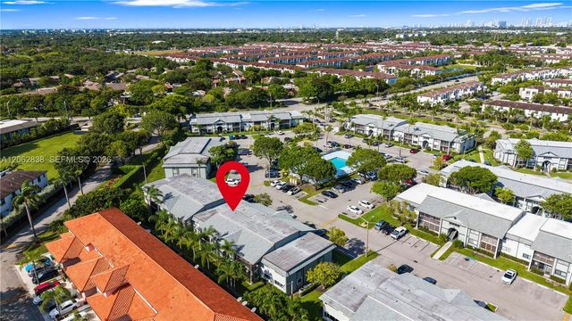 20760 NE 4th Ct 102, Miami, FL 33179