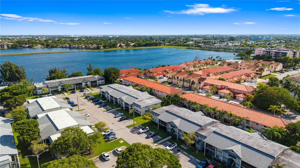 20760 NE 4th Ct 102, Miami, FL 33179