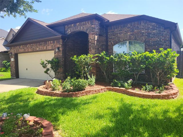 3214 Lone Trail Drive NW, Texas City, TX 77591