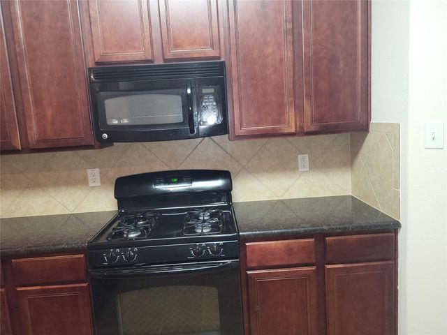3214 Lone Trail Drive NW, Texas City, TX 77591