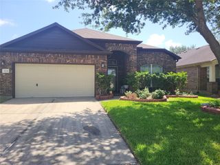 3214 Lone Trail Drive NW, Texas City, TX 77591