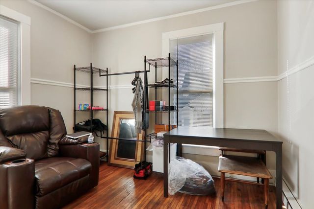 910 N Center Street, Bloomington, IL 61701