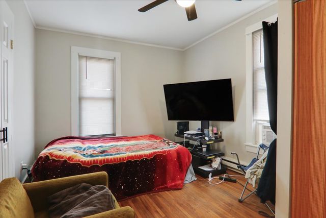 910 N Center Street, Bloomington, IL 61701