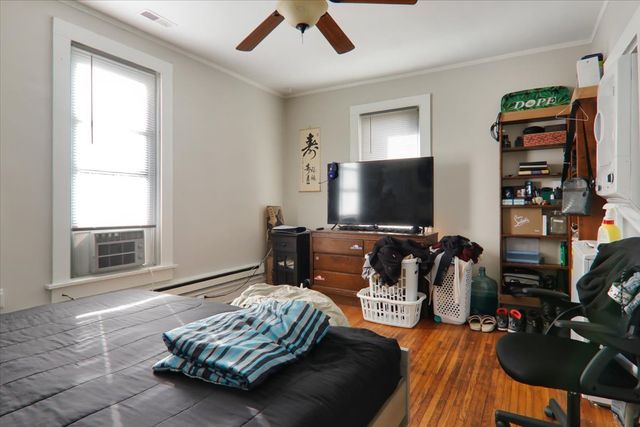 910 N Center Street, Bloomington, IL 61701