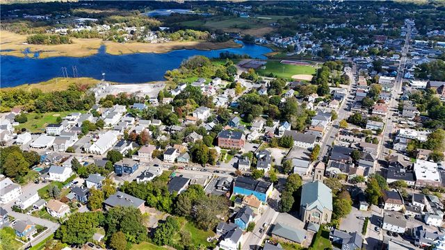 366 main Street 101, Warren, RI 02885