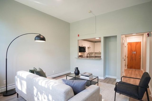 366 main Street 101, Warren, RI 02885