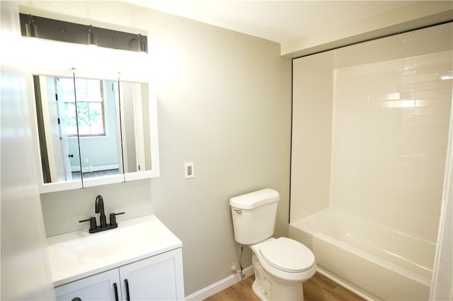 366 main Street 101, Warren, RI 02885