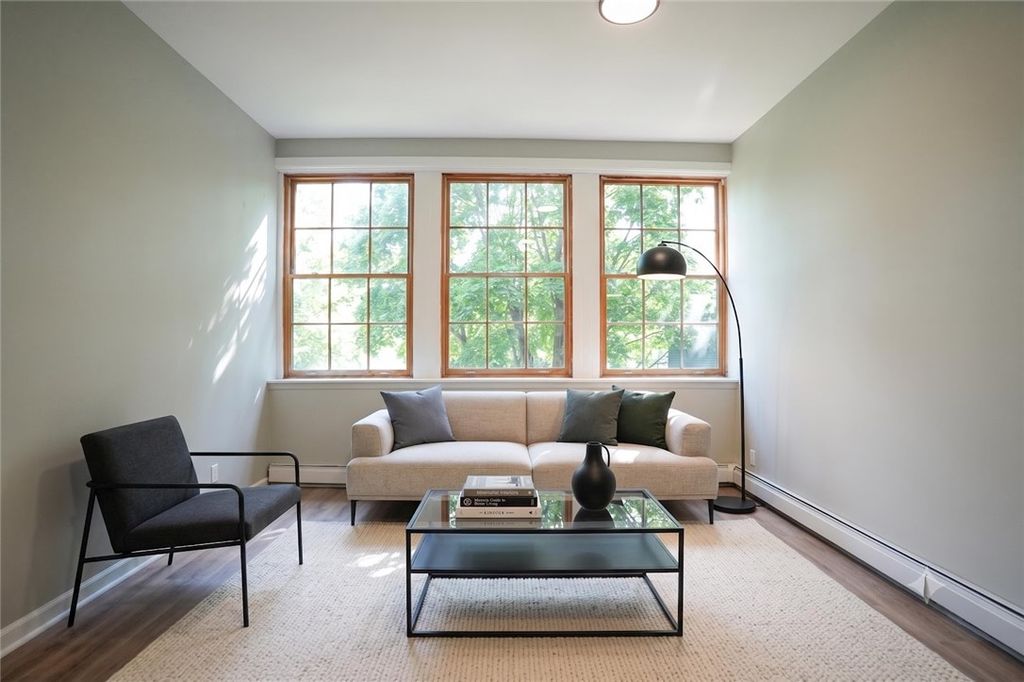 366 main Street 101, Warren, RI 02885