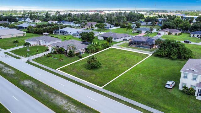 1821 Savona Pkwy W, Cape Coral, FL 33914