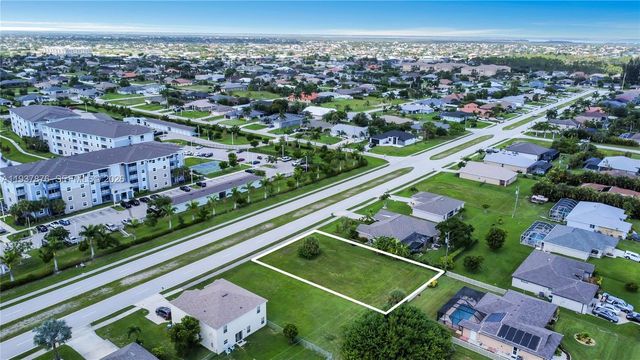 1821 Savona Pkwy W, Cape Coral, FL 33914