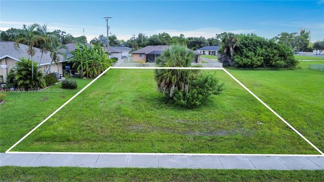 1821 Savona Pkwy W, Cape Coral, FL 33914