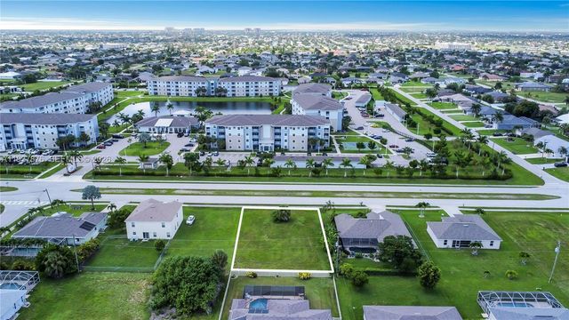 1821 Savona Pkwy W, Cape Coral, FL 33914