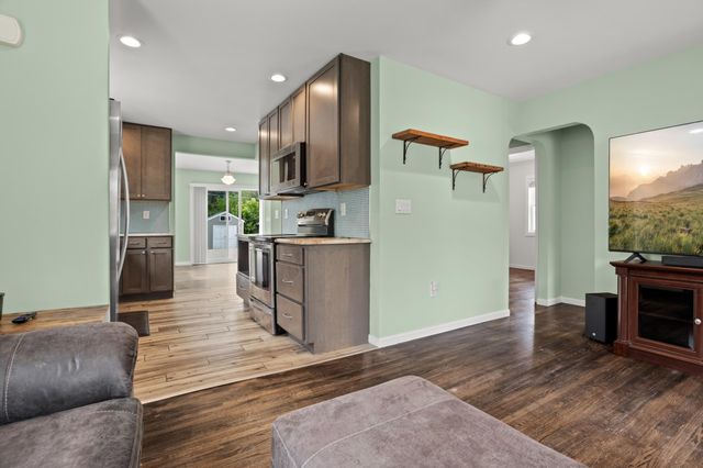 1215 13th Street N, Moorhead, MN 56560