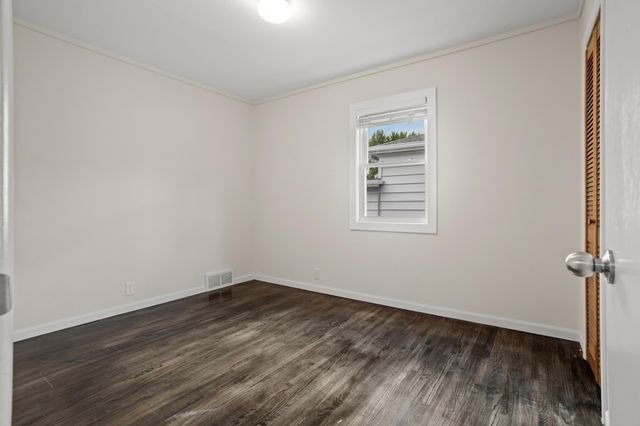 1215 13th Street N, Moorhead, MN 56560