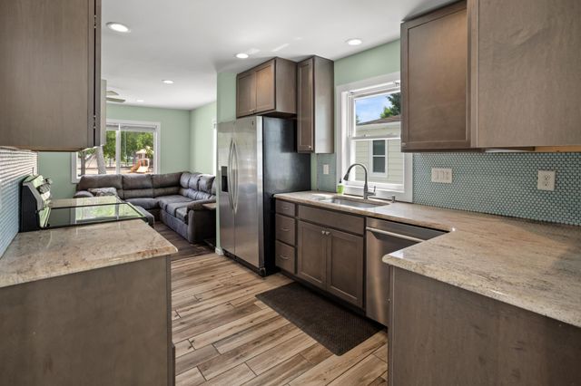 1215 13th Street N, Moorhead, MN 56560