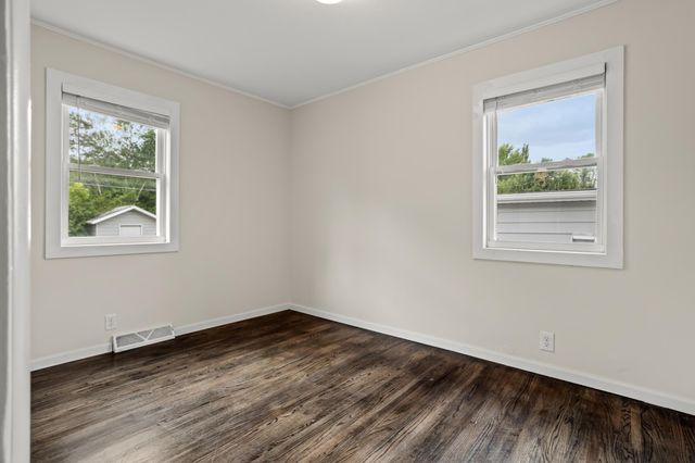1215 13th Street N, Moorhead, MN 56560