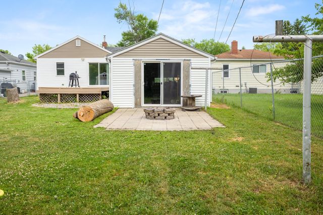1215 13th Street N, Moorhead, MN 56560