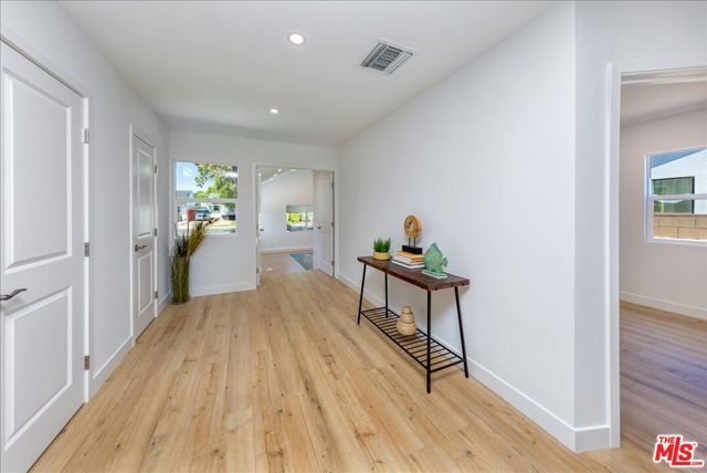 5822 Saloma, Van Nuys (los Angeles), CA 91411