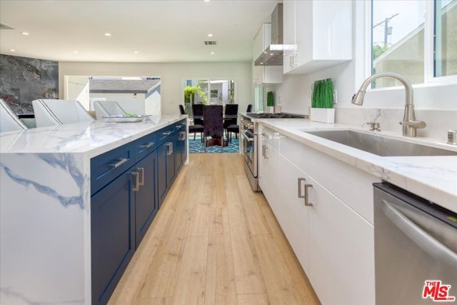5822 Saloma, Van Nuys (los Angeles), CA 91411