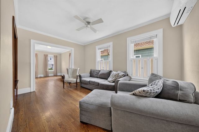4 Allen Place, Melrose, MA 02176