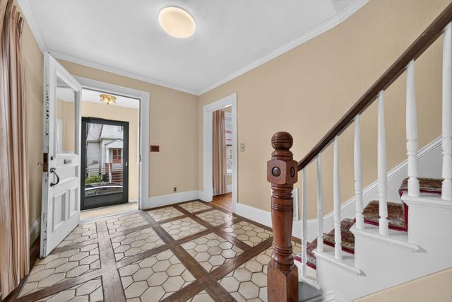 4 Allen Place, Melrose, MA 02176