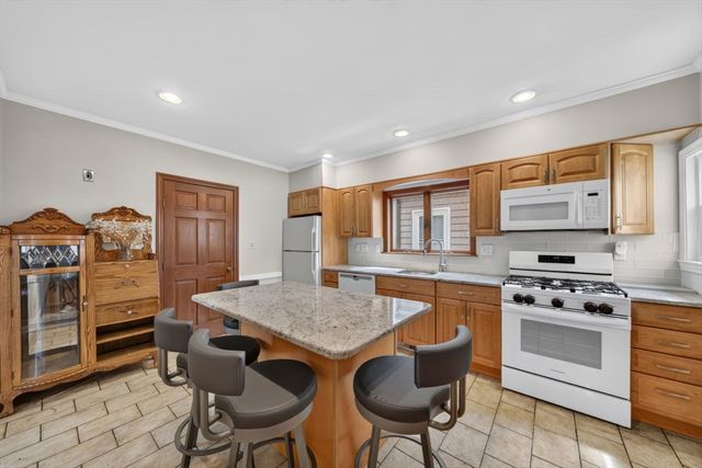 4 Allen Place, Melrose, MA 02176