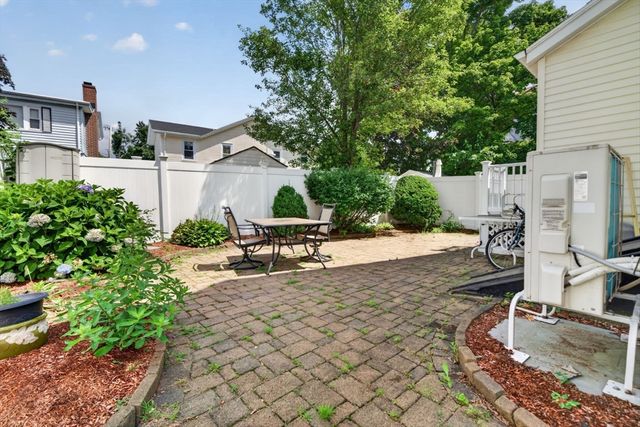 4 Allen Place, Melrose, MA 02176