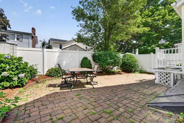 4 Allen Place, Melrose, MA 02176
