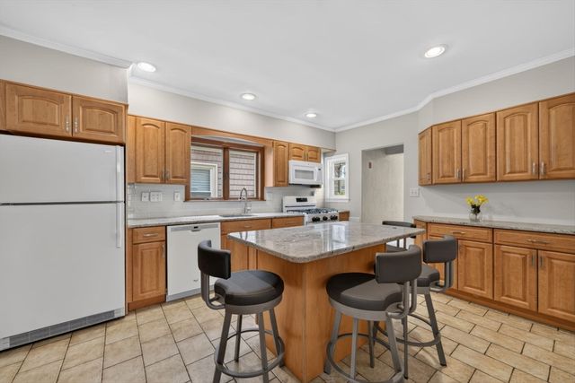 4 Allen Place, Melrose, MA 02176