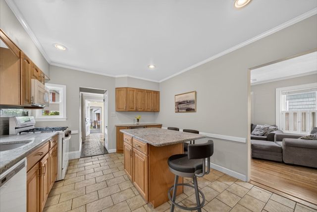 4 Allen Place, Melrose, MA 02176
