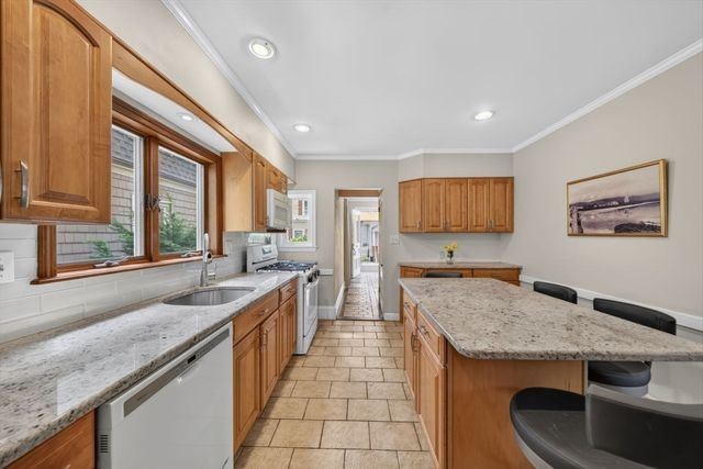 4 Allen Place, Melrose, MA 02176